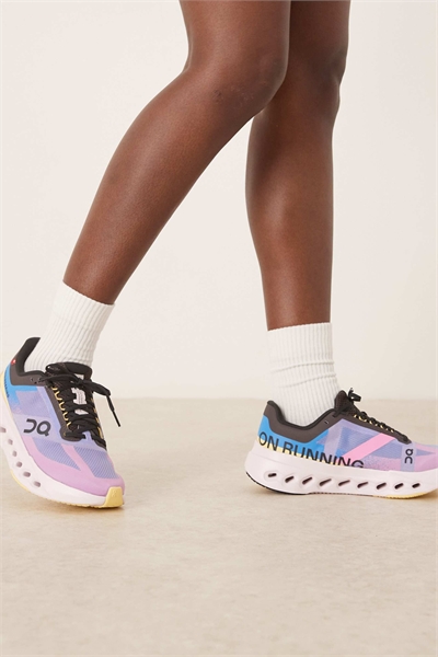 Кроссовки для бега ON Cloudsurfer Next артикул 143750456