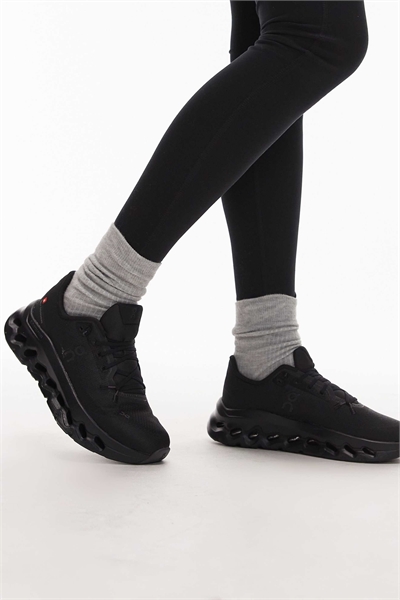 Кроссовки Cloudtilt для повседневного ношения артикул 136563548