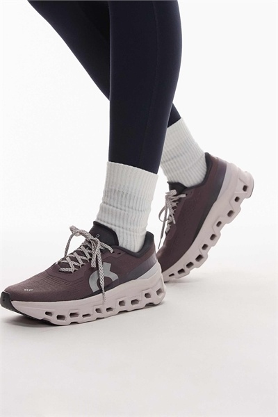 На Cloudmonster 1 для бегунов артикул 153021363