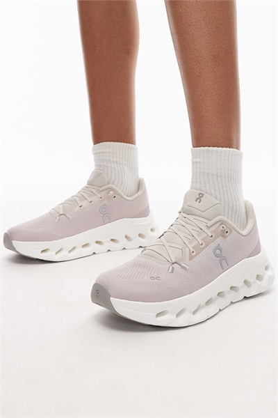 Кроссовки Cloudtilt для повседневного ношения артикул 143750443