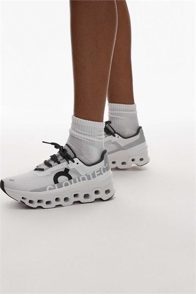 На Cloudmonster для бегунов артикул 127475659