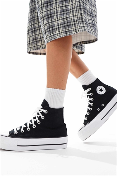 Кроссовки Chuck Taylor All Star Hi Lift с широкой колодкой на платформе артикул 133484677