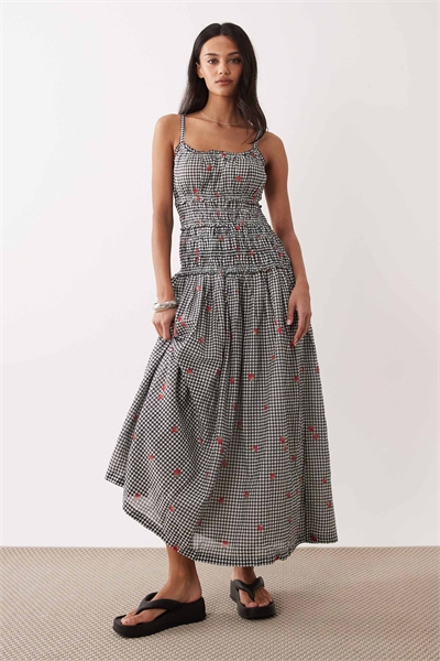 Макси-платье со сборками и заниженной талией артикул 155637688