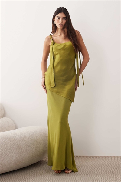Макси-платье из атласа с завязками на плечах, оливково-зеленого цвета артикул 152233738