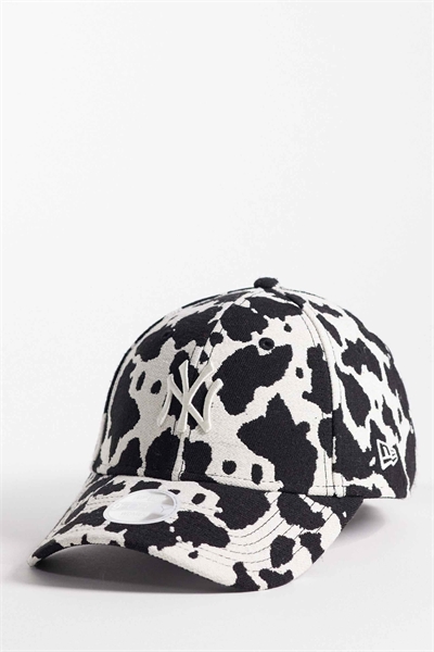 Женская кепка NY Yankees 9forty с рисунком под шкуру коровы артикул 154895103