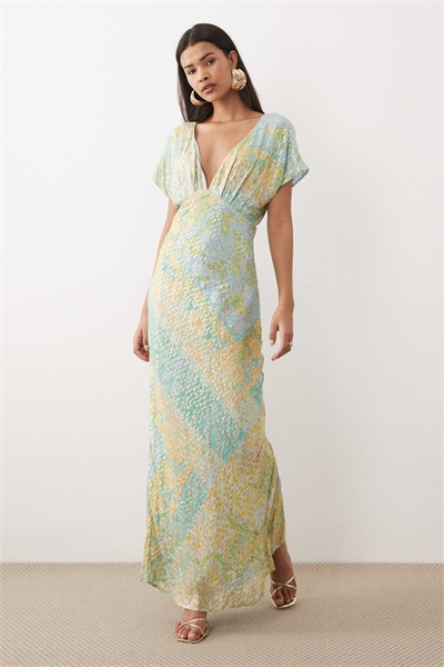 Макси-платье с V-образным вырезом и косой бейкой, с сине-золотым принтом артикул 153023451