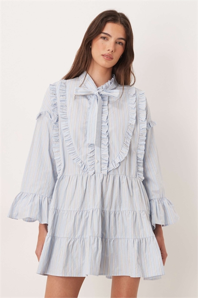 Мини-платье из чистого хлопка с полосками, бантиком и рукавами-колокольчиками, синего цвета артикул 154902724