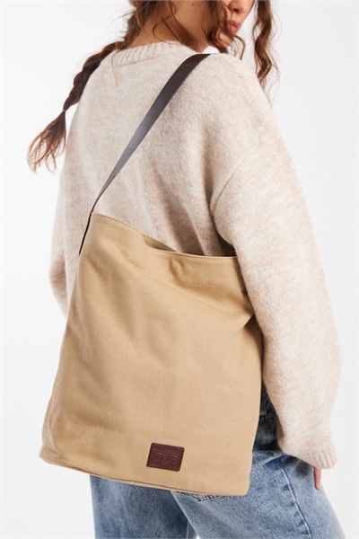 Сумка из джинсовой ткани в форме ведра с ручкой через плечо артикул 150176377