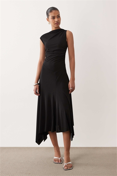 Макси-платье без рукавов с асимметричным подолом черного цвета артикул 155128955