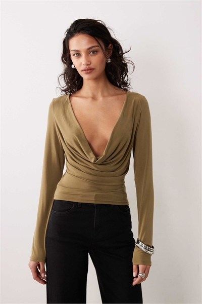 Топ из купро с длинными рукавами и воротником-капюшоном от Adaya артикул 155589500