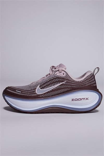 Кроссовки Vomero Plus артикул 149998021