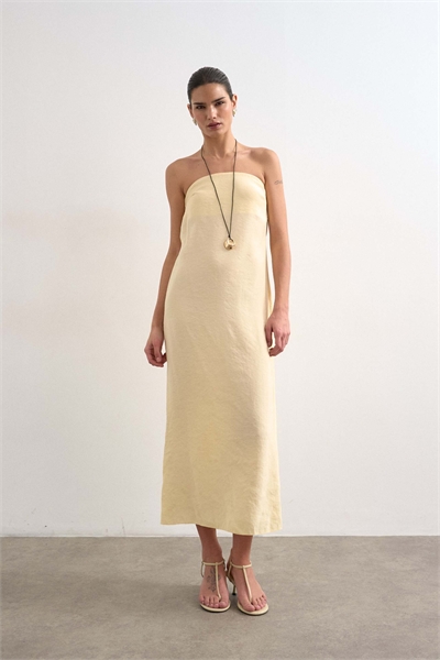 Платье-бандо с открытой спиной и длиной до колен, цвет «сливочный» артикул 148531609