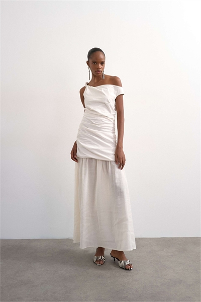 Платье-миди с закрученными плечами и прозрачной юбкой, цвет: бежевый артикул 148999473