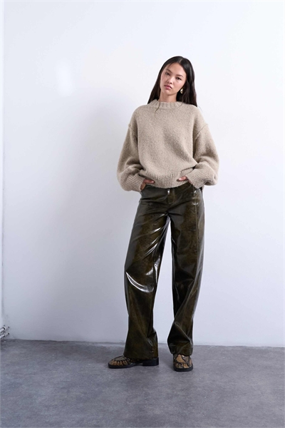 Свитер из шерстяной смеси с пушистой отделкой и открытыми швами артикул 142542048