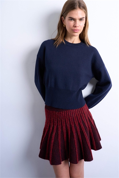 Свитер с обтягивающей талией из трикотажа артикул 147325864