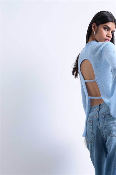 Топ с вырезом на спине из трикотажа артикул 147330769