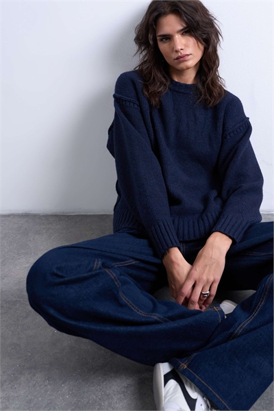 Свитер из трикотажа с открытыми швами артикул 142541741