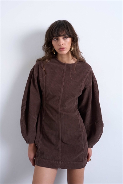 Мини-платье из денима с рукавами овальной формы артикул 153908124