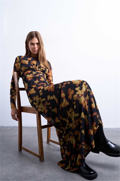 Макси-платье с длинными рукавами и нечетким цветочным принтом артикул 152228742