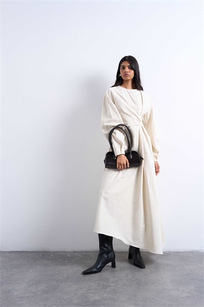 Платье средней длины с завязками и асимметричным подолом артикул 147867279