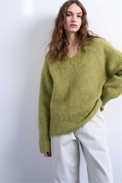 Свитер из высококачественной альпаки с V-образным вырезом артикул 143752217