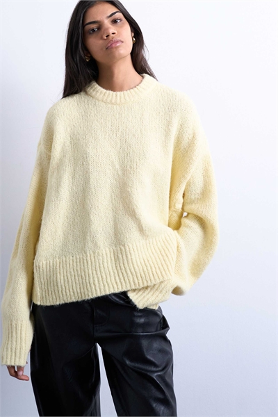 Пушистый свитер из шерстяной смеси артикул 142542028