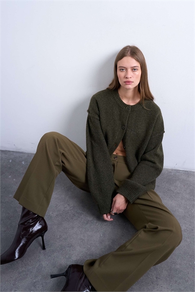 Кардиган свободного кроя с открытыми швами из трикотажа артикул 142541748