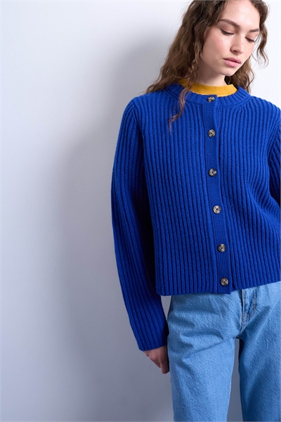 Вязаный кардиган свободного кроя с ребристой горловиной и пуговицами артикул 142659548