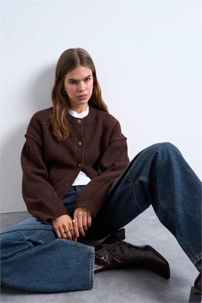 Кардиган свободного кроя с открытыми швами из трикотажа артикул 142541751