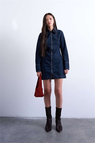 Мини-платье из денима с длинными рукавами и застежкой-молнией артикул 150522633