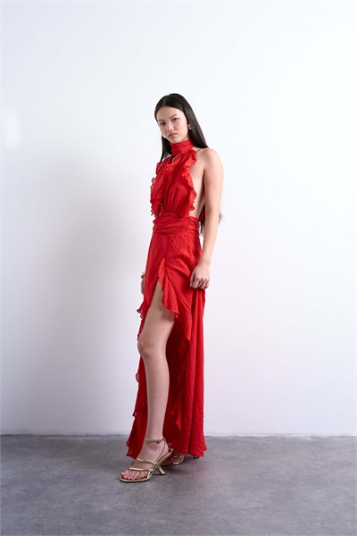 Макси-платье с глубоким вырезом и оборками артикул 149998627