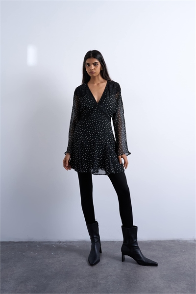 Мини-платье с длинными рукавами и кружевной отделкой в монохромную точку артикул 150666415