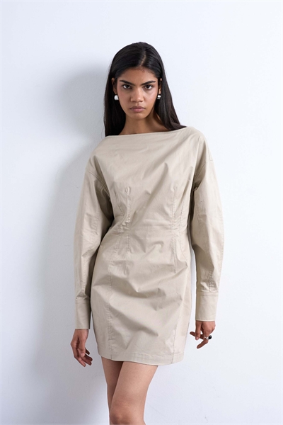 Мини-платье с зауженным силуэтом, рукавами овальной формы и V-образным вырезом артикул 143755826