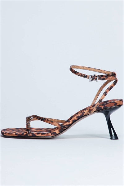 Сандалии Ila с открытым носком и средним каблуком артикул 147143564