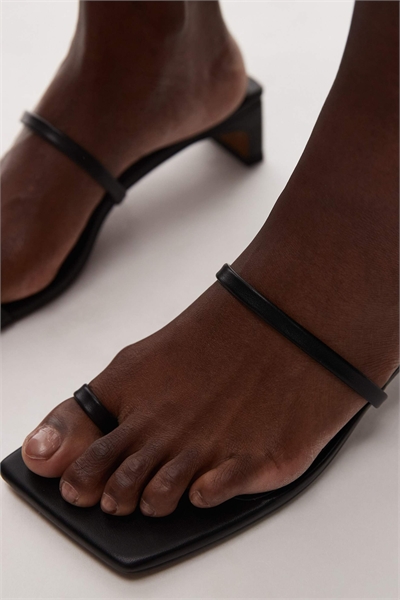 Сандалии Ivy на среднем каблуке артикул 141275224