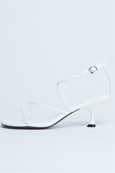 Сандалии Itzia на среднем каблуке с ремешками артикул 144913784