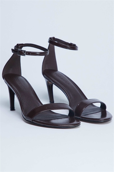 Сандалии Isabelle на каблуке-банане из двух частей артикул 144913763