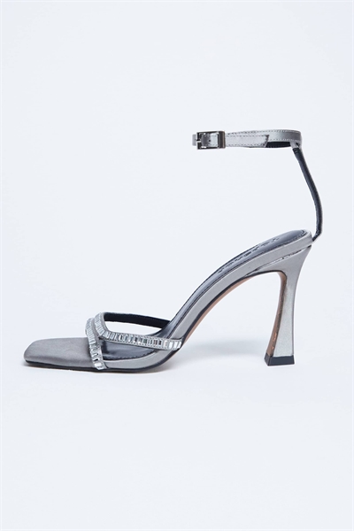 Сандалии на каблуке с расклешенной подошвой и украшением «Fifi» артикул 145572867