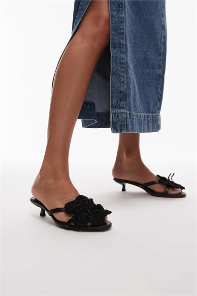 Сандалии Ish на низком каблуке с вязаным цветком артикул 140797510