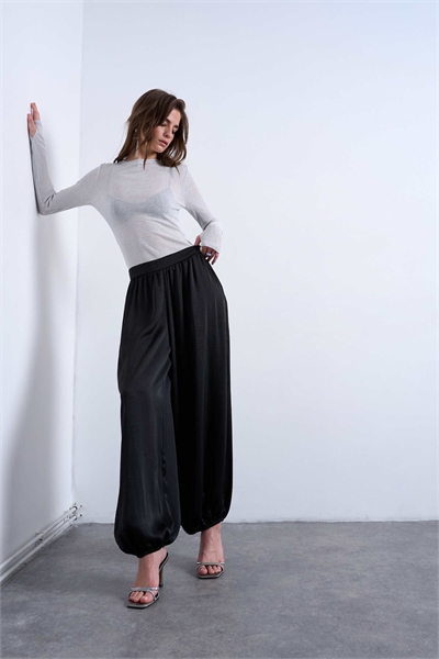 Брюки-балоны с атласным широким поясом артикул 150555158