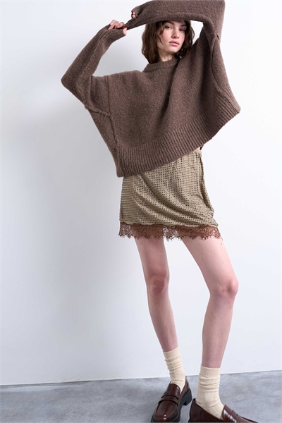 Мини-юбка с аппликацией и кружевной отделкой артикул 140556550