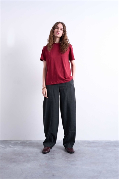 Брюки средней посадки с широкими штанинами, чистым поясом и зауженными штанинами артикул 140046044