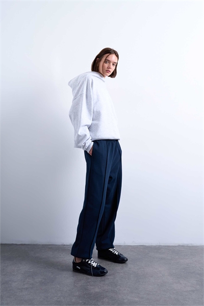 Джоггеры с манжетами и пинтуками артикул 144075193