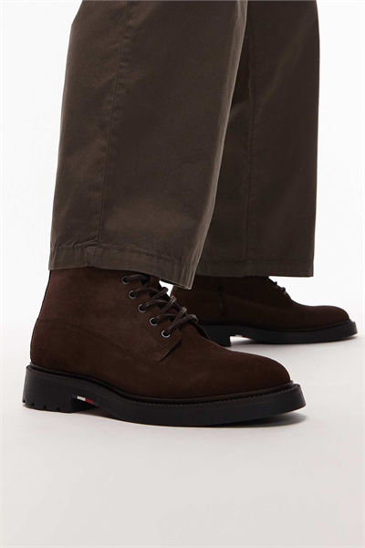 Удобные замшевые ботинки на шнурках артикул 148847394