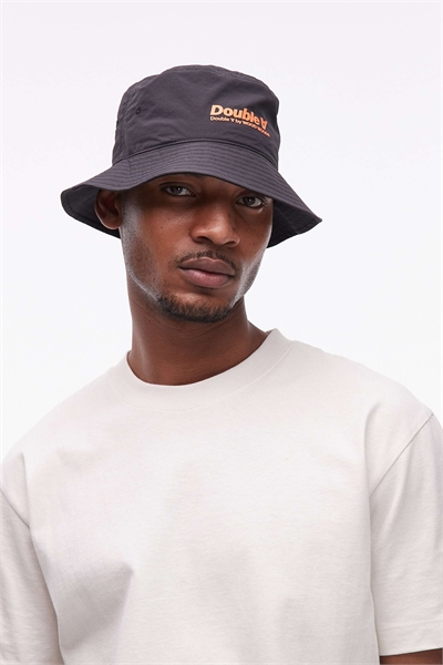 Шляпа-козырек курсивом артикул 155116722