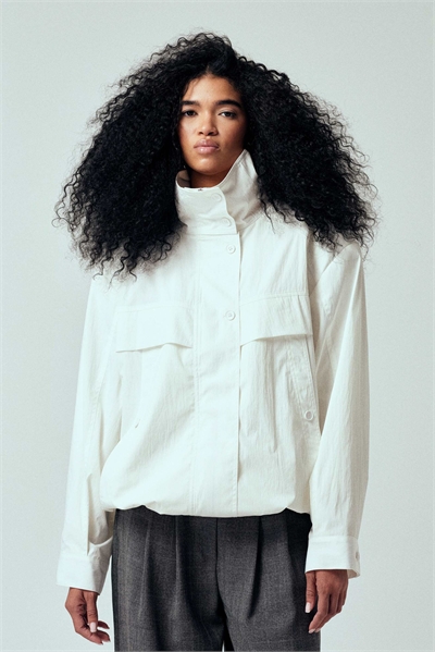 Культовая спортивная куртка с воротником-воронкой артикул 155333682