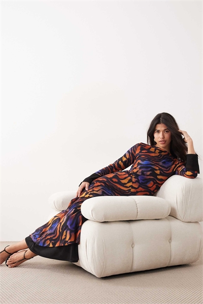 Макси-платье с шифоновым галстуком, оранжевого и синего цветов с абстрактным животным принтом артикул 155221109