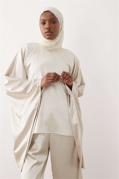 Комплект с атласным топом артикул 155319312