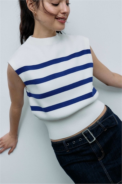 Свитерок с круглым вырезом артикул 156220416