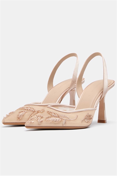 Туфли на каблуке с декоративными элементами артикул 155175553